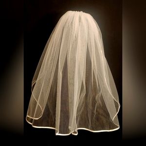 NWT wedding veil